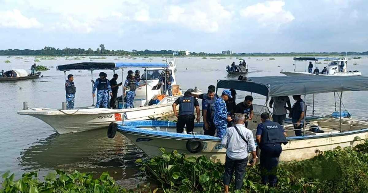 মেঘনায় গোলাগুলির পরদিন গজারিয়ায় যৌথবাহিনীর অভিযানের