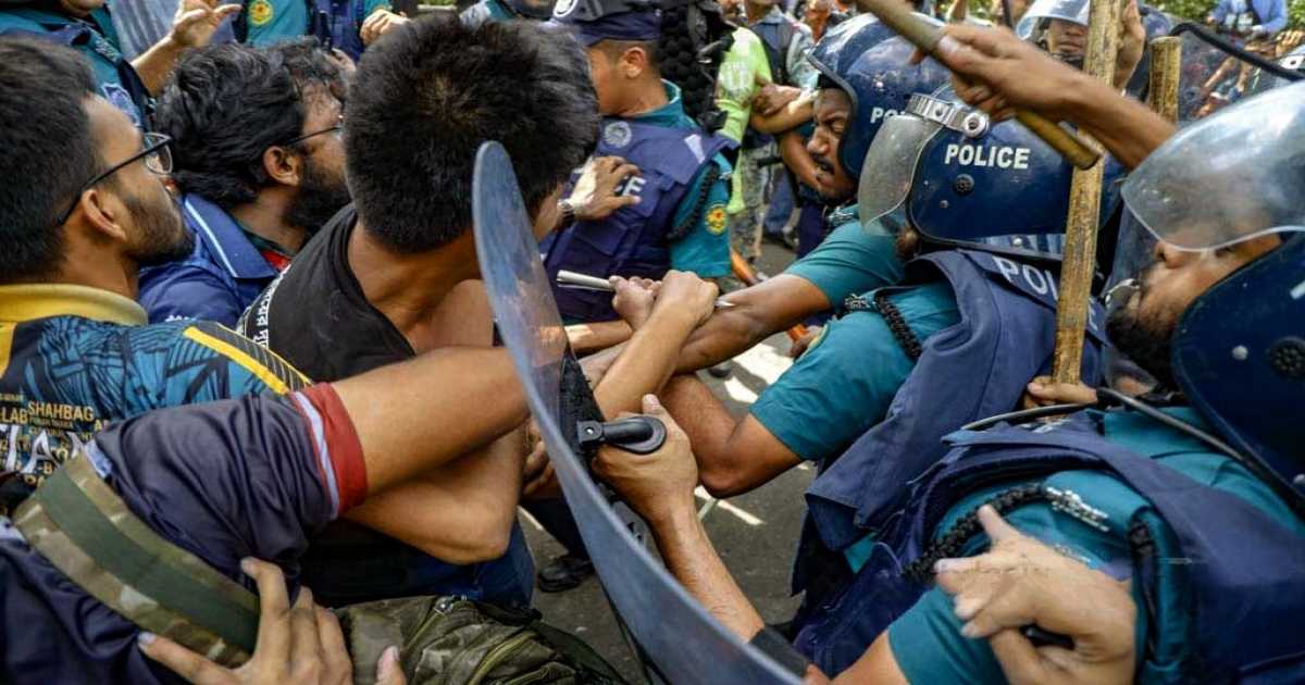 শাহবাগে প্রকৌশল শিক্ষার্থীদের অবস্থান, পুলিশের হামলার বিরুদ্ধে পাঁচ দফা দাবি
