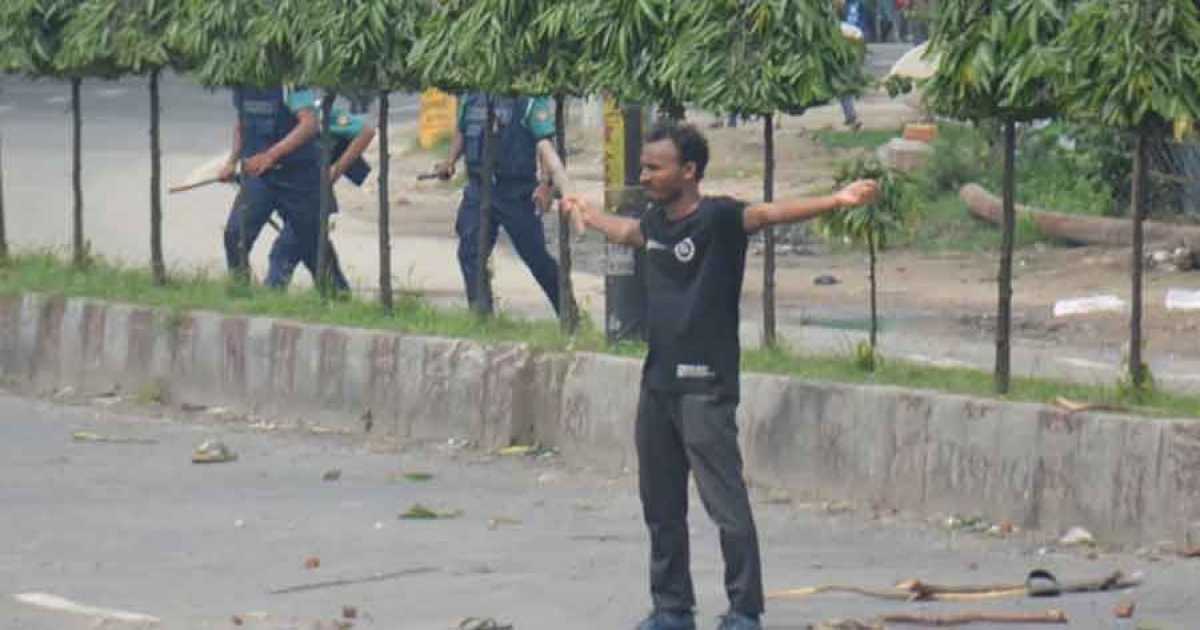 আবু সাঈদ হত্যা মামলায় সাক্ষ্য দিলেন বাবা মকবুল হোসেন