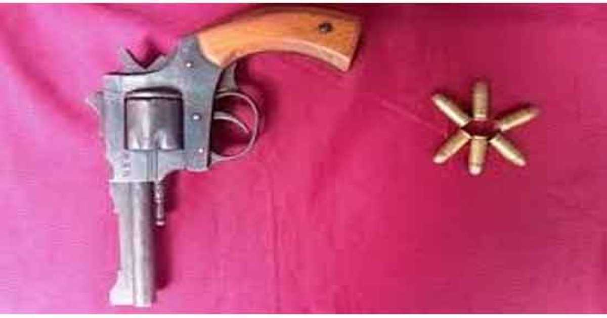 দোয়ারাবাজার সীমান্তে ভারতীয় রিভলবার ও গুলি উদ্ধার
