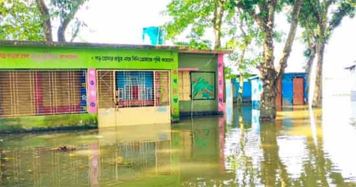 উজানের ঢলে পানিবন্দী বেনাপোলে