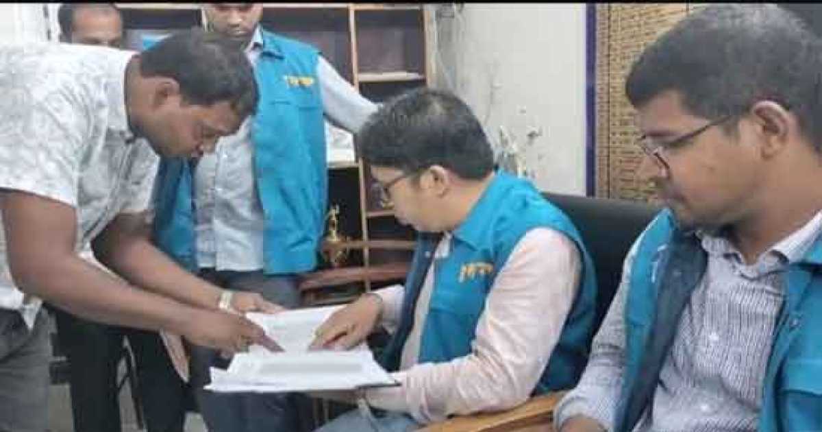 নাজিরপুর স্বাস্থ্য কমপ্লেক্সে  দুদকের অভিযান
