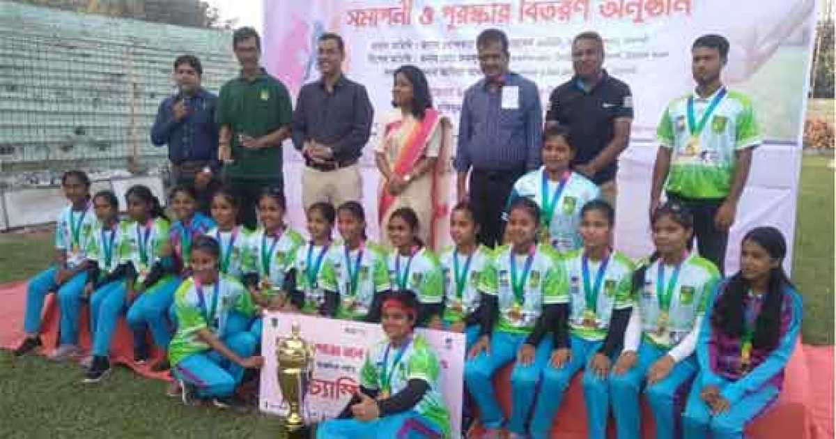 নারী হকিতে ঠাকুরগাঁও আঞ্চলিক চ্যাম্পিয়ন