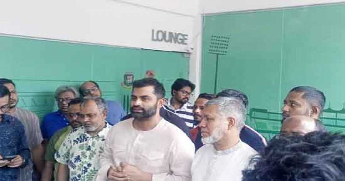 বিসিবি নির্বাচনে ‘সরকারি হস্তক্ষেপ’, প্রতিবাদে সরে দাঁড়ালেন তামিম
