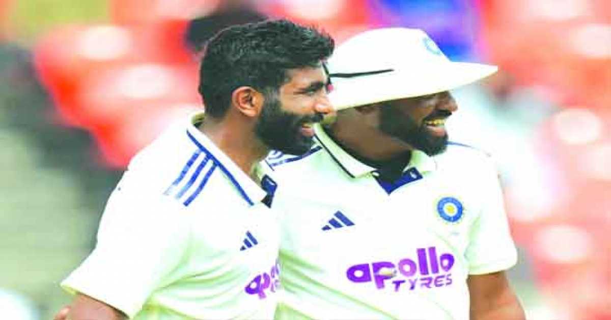 বুমরাহ-সিরাজের তোপে প্রথম দিনেই ব্যাকফুটে উইন্ডিজ