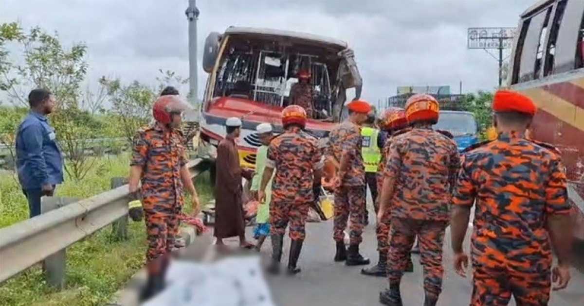 ঢাকা-মাওয়া এক্সপ্রেসওয়েতে দুই বাসের সংঘর্ষে নিহত ১, আহত ৩