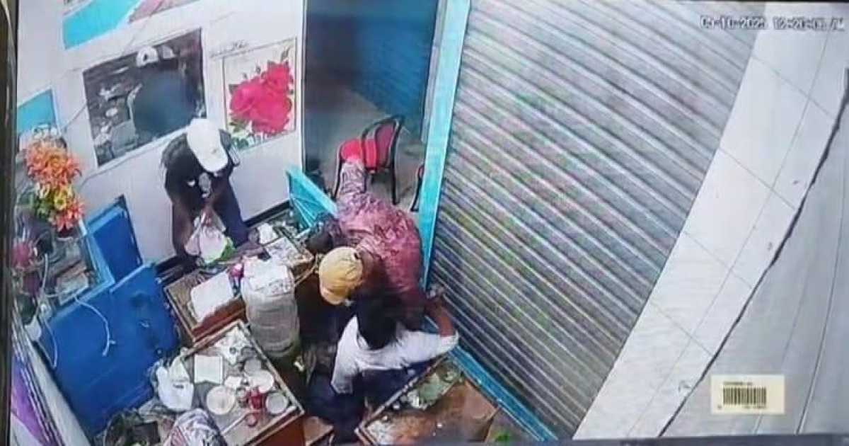 স্বর্ণ লুটের ‘মূল হোতা মালিক নিজেই!’ গ্রেপ্তার ৩