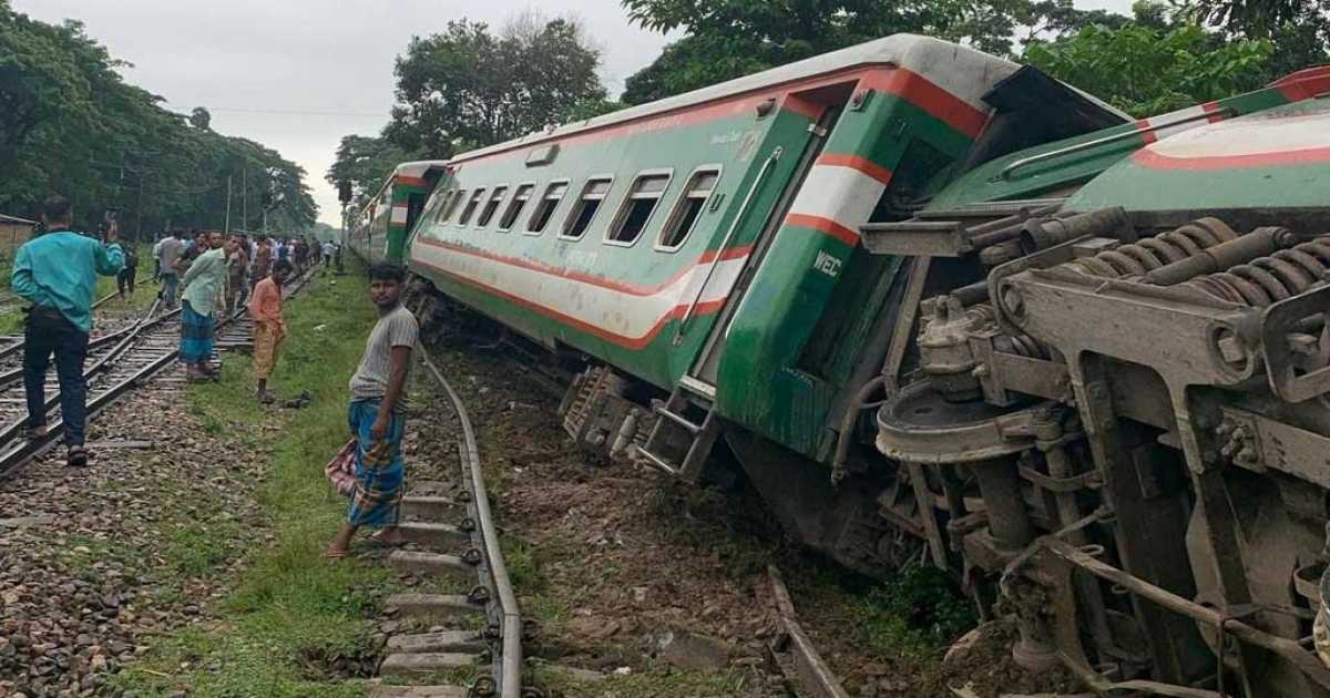 সিলেটে ‘উদয়ন এক্সপ্রেস’ লাইনচ্যুত, সারাদেশের সঙ্গে রেল যোগাযোগ বন্ধ