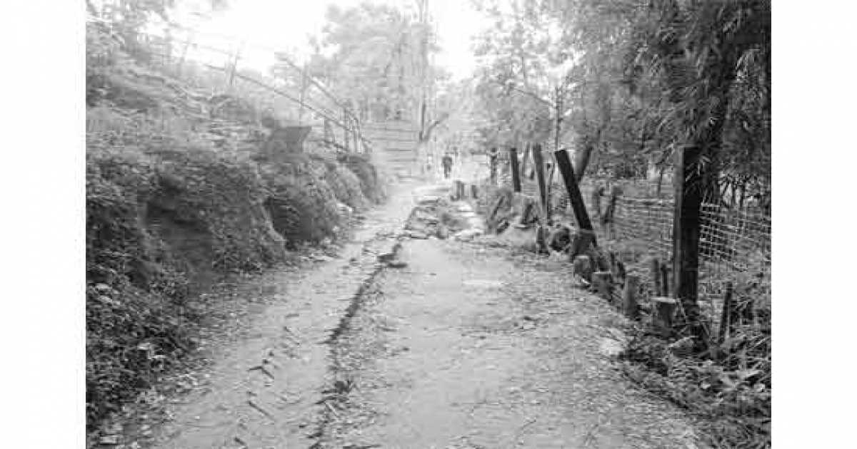 নাইক্ষ্যংছড়ি মহাজন ঘোনা সড়কের বেহাল দশা