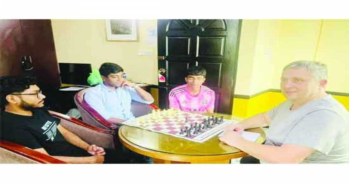 দেশের শীর্ষ দাবাড়–দের প্রশিক্ষণে রাশিয়ান গ্র্যান্ডমাস্টার