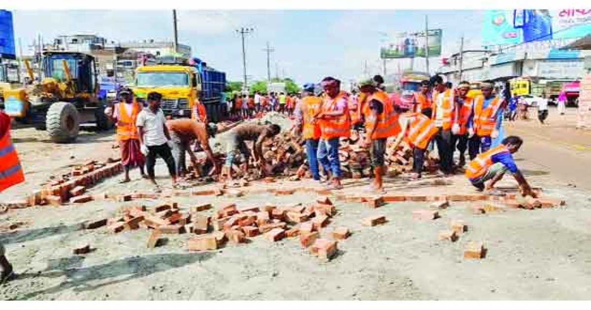 ব্রাহ্মণবাড়িয়া অংশে উপদেষ্টার জন্য চলছে সড়ক মেরামত