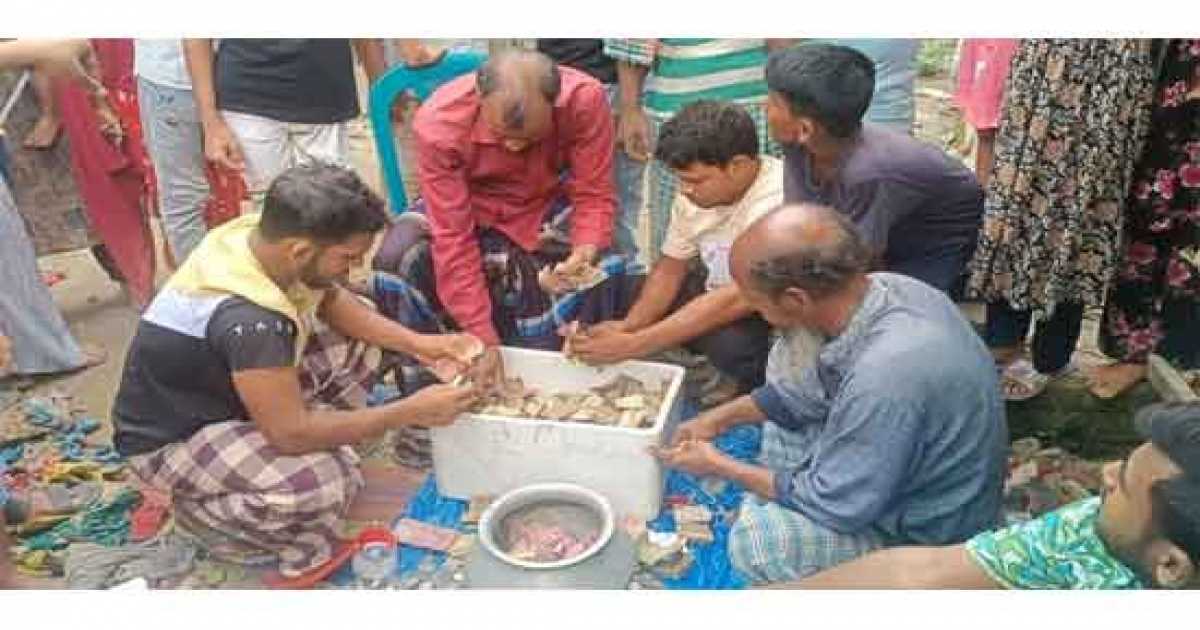 সিরাজগঞ্জে ভিক্ষুকের বস্তায় পাওয়া গেছে দুই লাখ টাকা