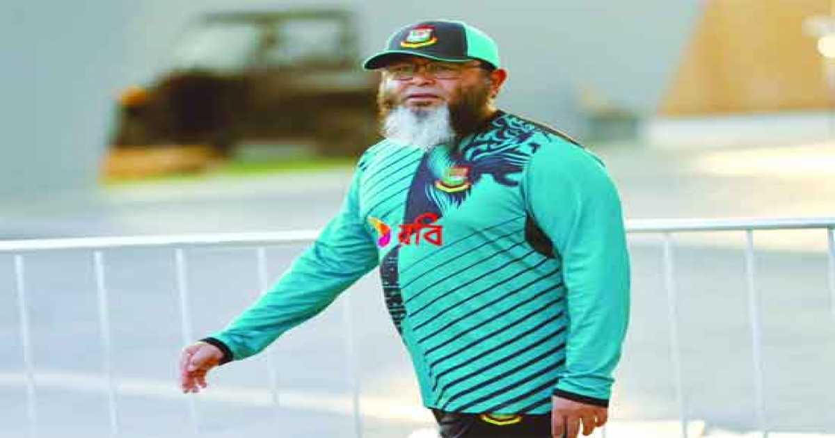 বাংলাদেশের ব্যাটাররা রাশিদের নামেই অর্ধেক  ঘাবড়ে যায়: মুশতাক