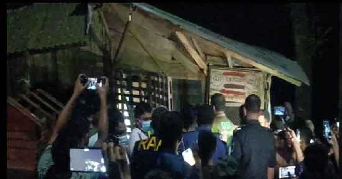 তালাবদ্ধ দোকানঘর থেকে  স্ত্রীর মৃতদেহ উদ্ধার, স্বামী পলাতক