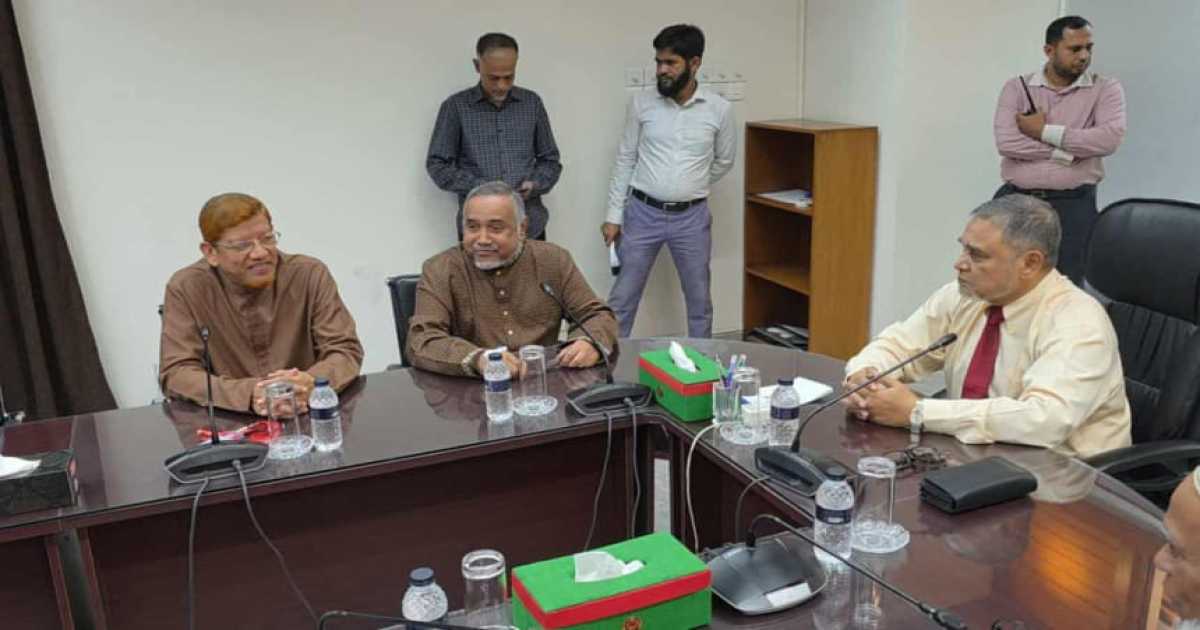 আগামী মাসেই গণভোটের দাবি জামায়াতে ইসলামী, নির্বাচন কমিশনের সঙ্গে তিন ঘণ্টার বৈঠক