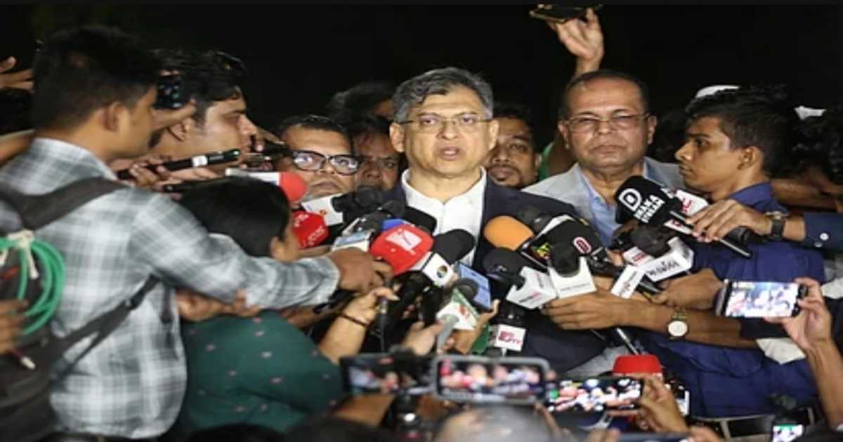 ‘প্রতিরক্ষা বাহিনীর ভারসাম্য নষ্ট হলে রাষ্ট্র ঝুঁকিতে পড়বে’ — প্রধান উপদেষ্টাকে বিএনপি নেতা সালাহউদ্দিন আহমদের সতর্কবার্তা