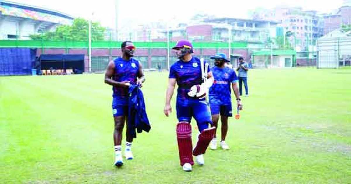 শেরেবাংলার উইকেট দেখে স্যামির মুখে চওড়া হাসি