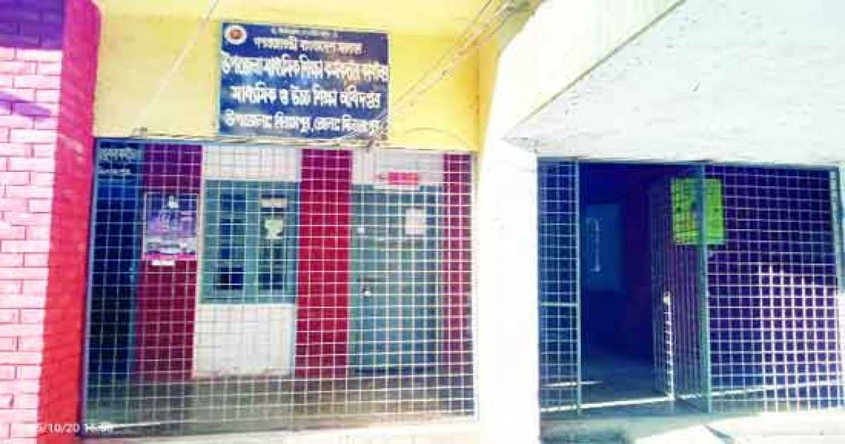 বিরামপুরে ফের শিক্ষক নির্যাতন