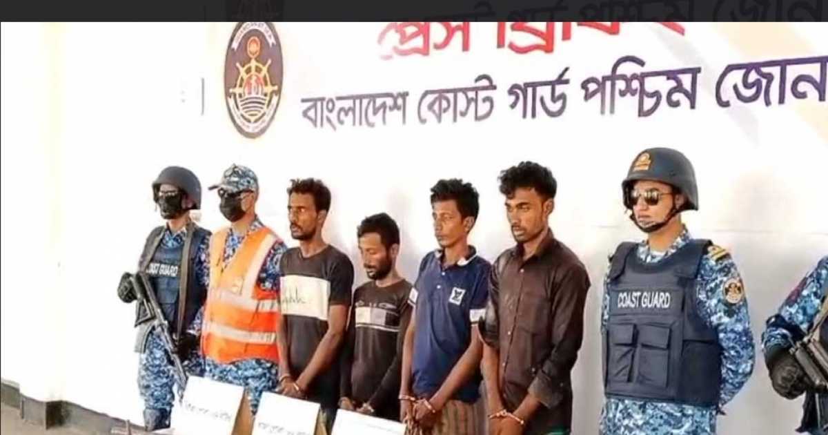 সুন্দরবনে অভিযান: ‘বনদস্যু প্রধান সুমন বাহিনী’র চার সদস্য গ্রেপ্তার, অস্ত্র ও গুলি উদ্ধার