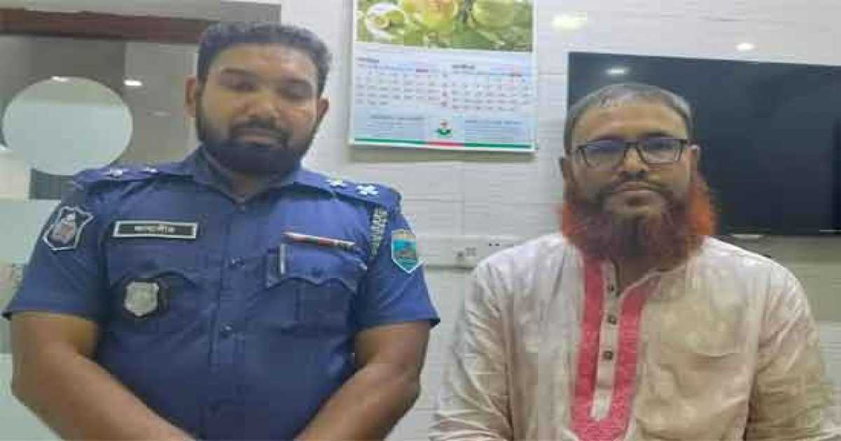 বগুড়ায় ছাত্রীকে ধর্ষণের অভিযোগে মাদ্রাসার পরিচালক গ্রেপ্তার