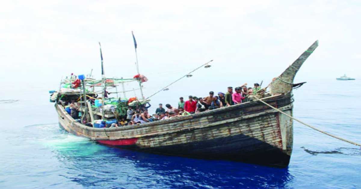 বেপরোয়া আরাকান আর্মির দাপট এখন নাফ নদে