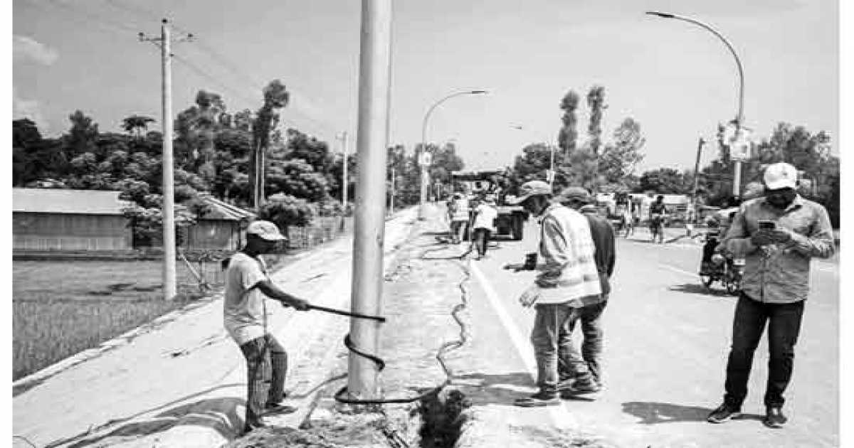 মওলানা ভাসানী সেতুতে লাগানো হচ্ছে চুরি হওয়া তার