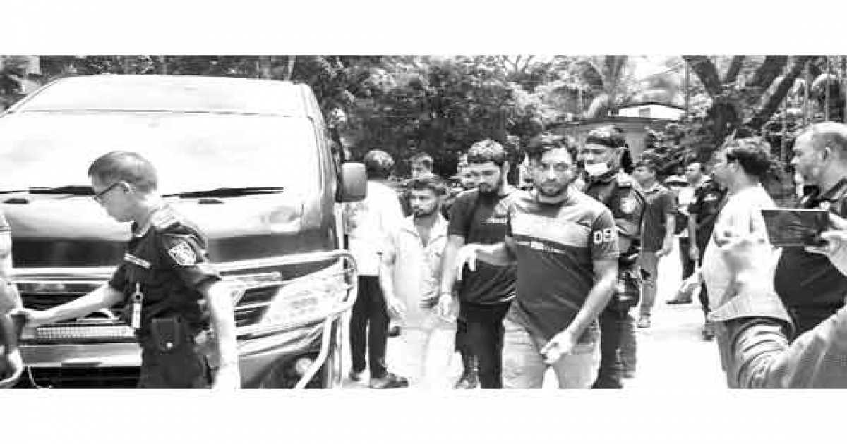 শ্রীপুরে র‌্যাবের গাড়ি আটক করে হামলা, দুই মামলায় আসামি ১৭২
