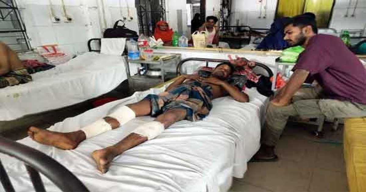 লোহাগড়ায় চা দোকানিকে কুপিয়ে গুরুতর জখম করেছে প্রতিপক্ষরা