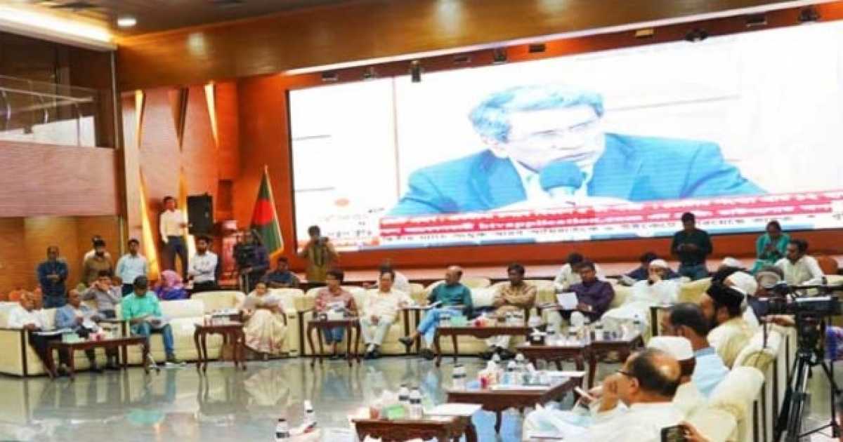‘জুলাই সনদ’ বাস্তবায়নে কোনো কিছু চাপিয়ে দেবে না কমিশন: আলী রীয়াজ