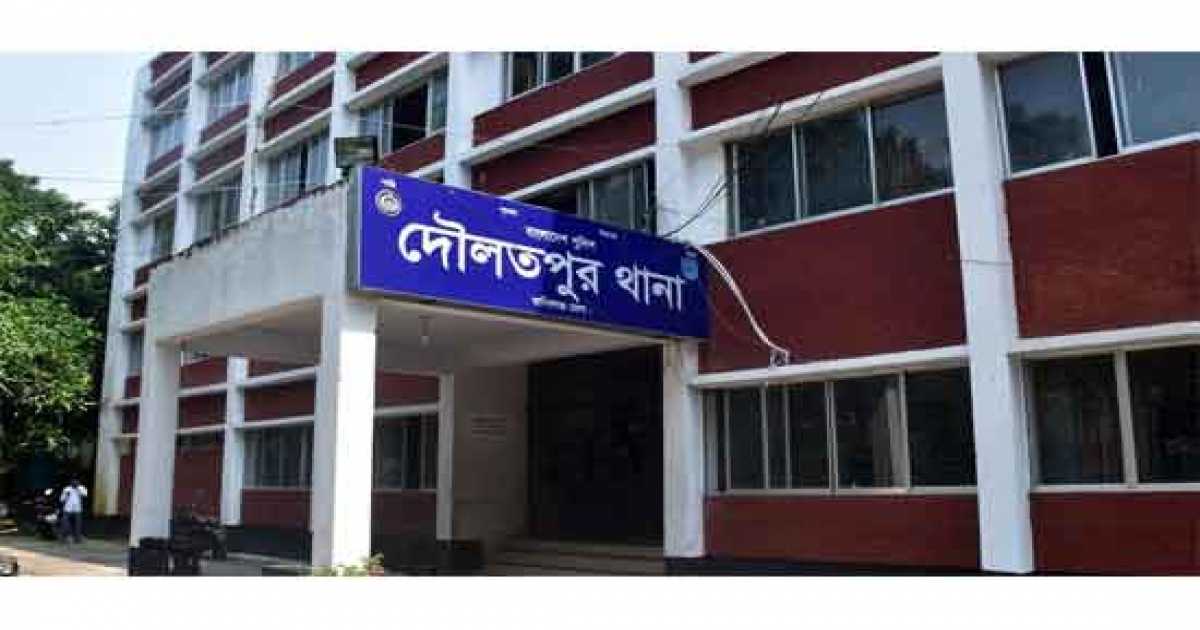 দৌলতপুরে মাকে গলা কেটে হত্যা, ছেলে পলাতক