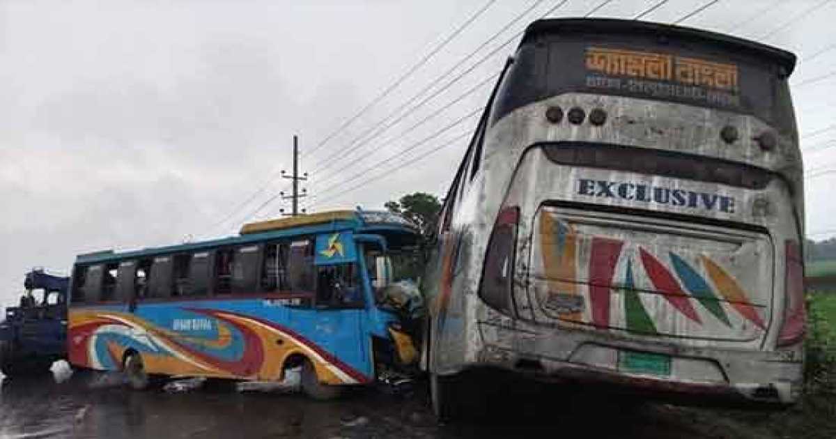 ভালুকায় দুই বাসের সংঘর্ষে নিহত ২, আহত ১৫