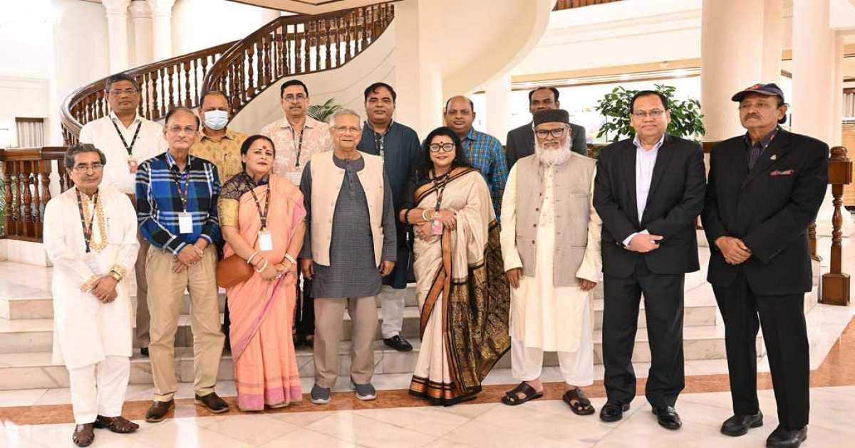 দুর্গাপূজা প্রস্তুতি নিয়ে হিন্দু সম্প্রদায়ের নেতাদের সঙ্গে প্রধান উপদেষ্টার বৈঠক