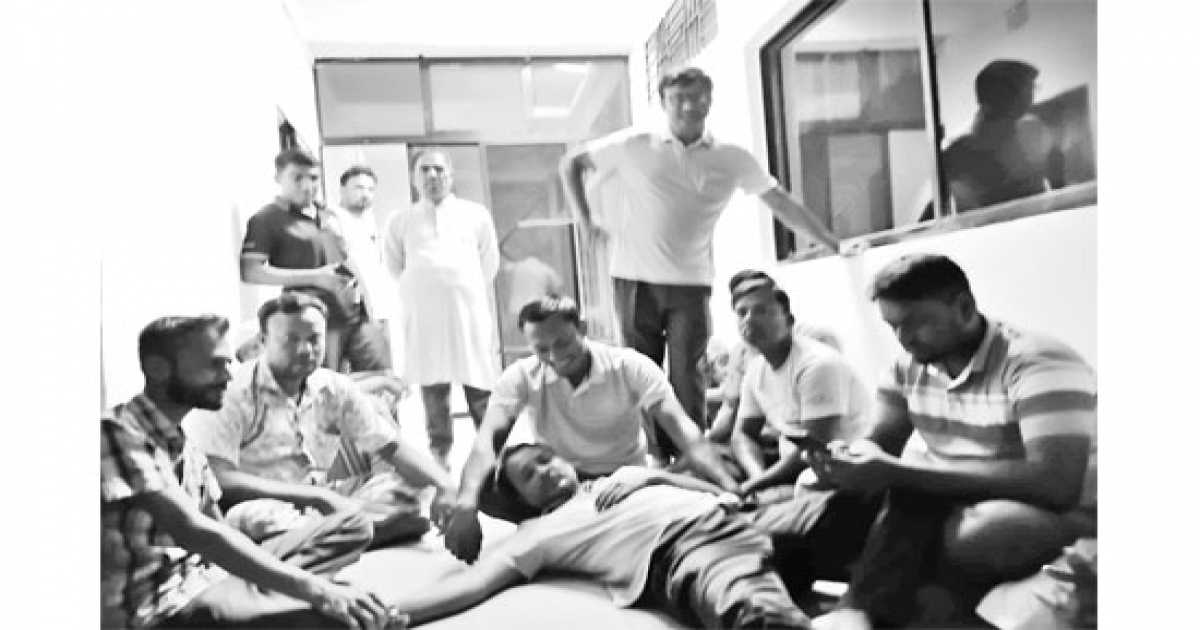 চাকরির প্রলোভনে ১০ কোটি টাকা হাতিয়ে নেয়ার অভিযোগ