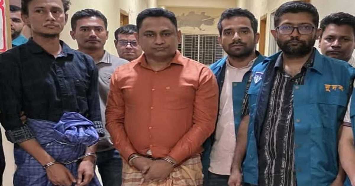 চট্টগ্রাম কাস্টমসে ঘুষের টাকাসহ সহকারী রাজস্ব কর্মকর্তা গ্রেপ্তার
