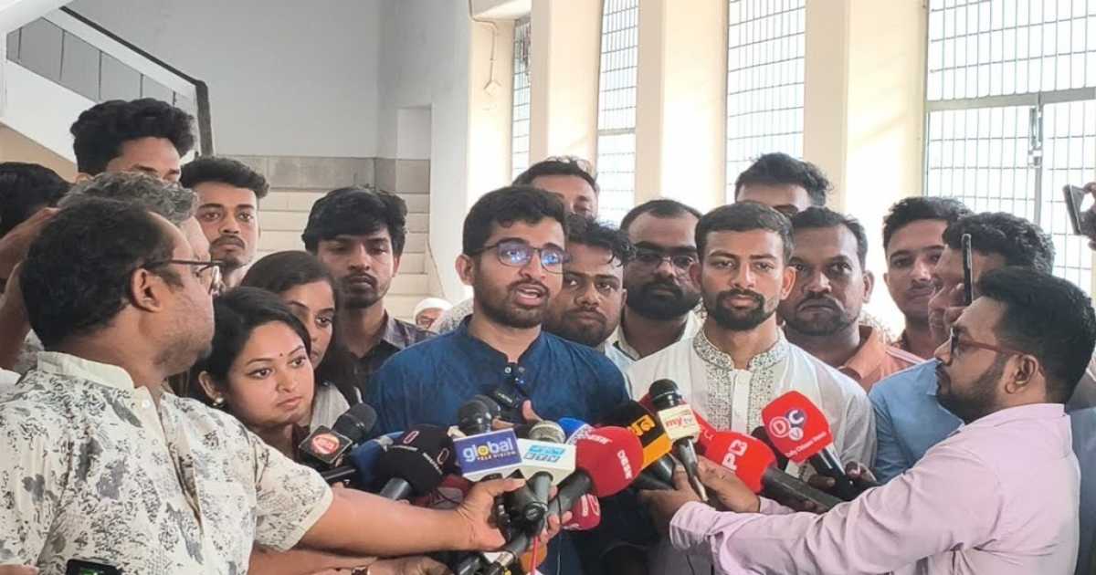 রাকসু: হাতে ভোট গোণা ও ৫ দাবি ছাত্রদলের, স্বচ্ছ ব্যালট বাক্সে ভোটের সিদ্ধান্ত