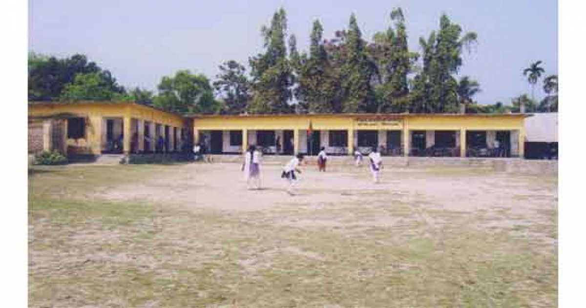 ডিমলায় প্রাথমিক বিদ্যালয়ে প্রক্সি দিয়ে চলছে পাঠদান