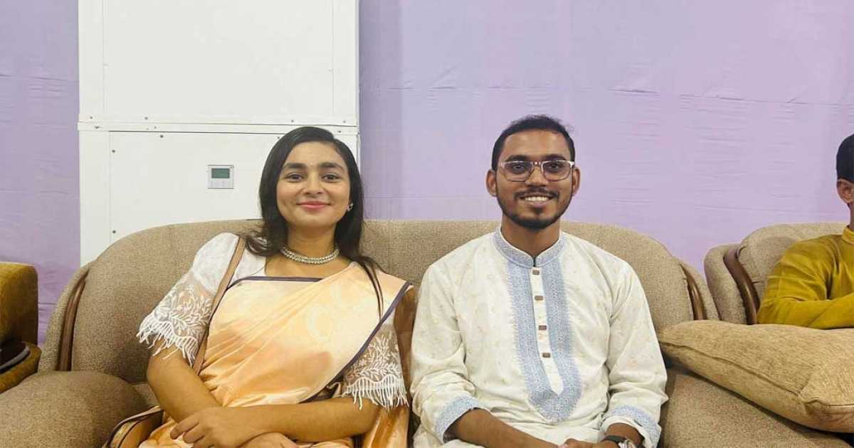 শ্যামলী সুলতানা জেদনীর সঙ্গে আংটি বদল করেছেন হান্নান মাসউদ