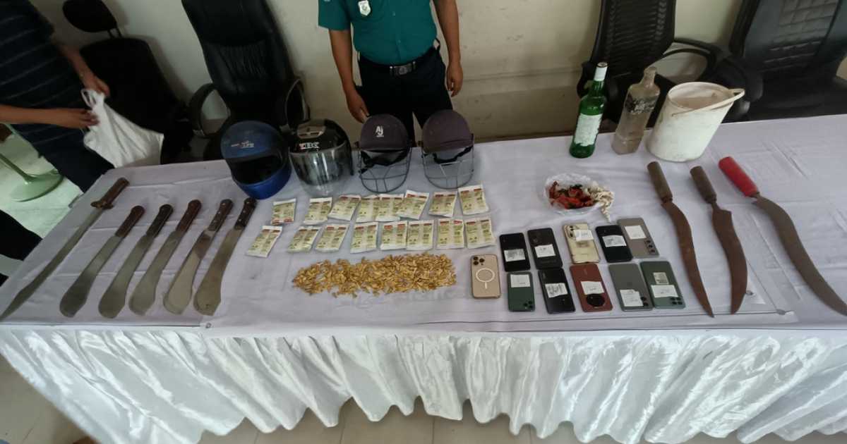 মোহাম্মদপুর জেনিভা ক্যাম্পে পুলিশের অভিযান, ৪০ জন গ্রেপ্তার