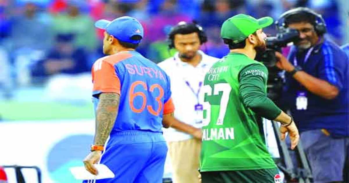 পাকিস্তানের বিপক্ষে খেলতে পারলে হাত মেলাতে সমস্যা কোথায়: আজহারউদ্দিন
