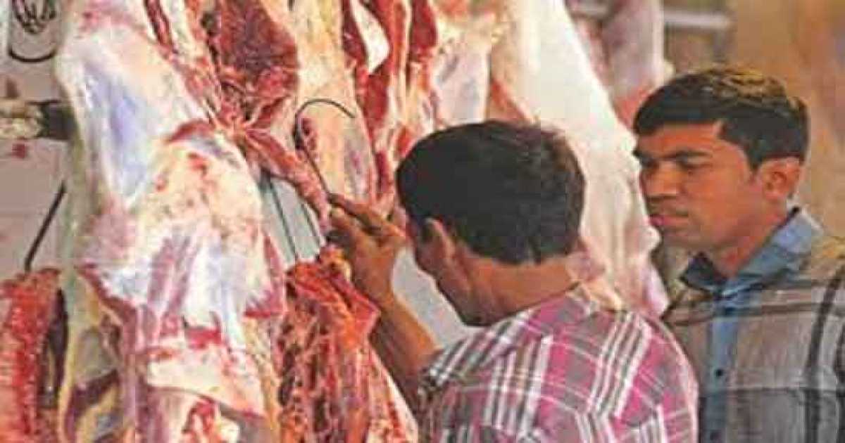 তারাগঞ্জে মাংস ব্যবসায়ী-প্রশাসনের আলোচনা