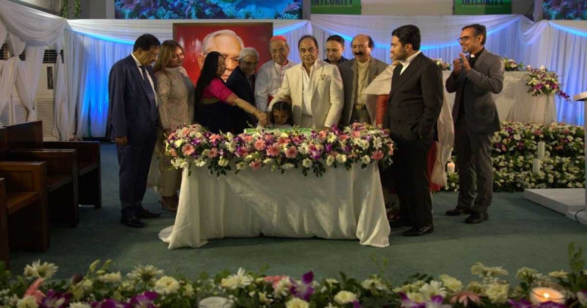 শ্রদ্ধা-ভালোবাসায় স্যামসন এইচ চৌধুরীকে স্মরণ করলো পরিবার ও শুভানুধ্যায়ীরা