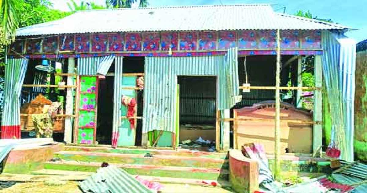 হত্যাকাণ্ডের জেরে প্রতিপক্ষের বাড়িঘর ভাঙচুর-লুটপাটের অভিযোগ