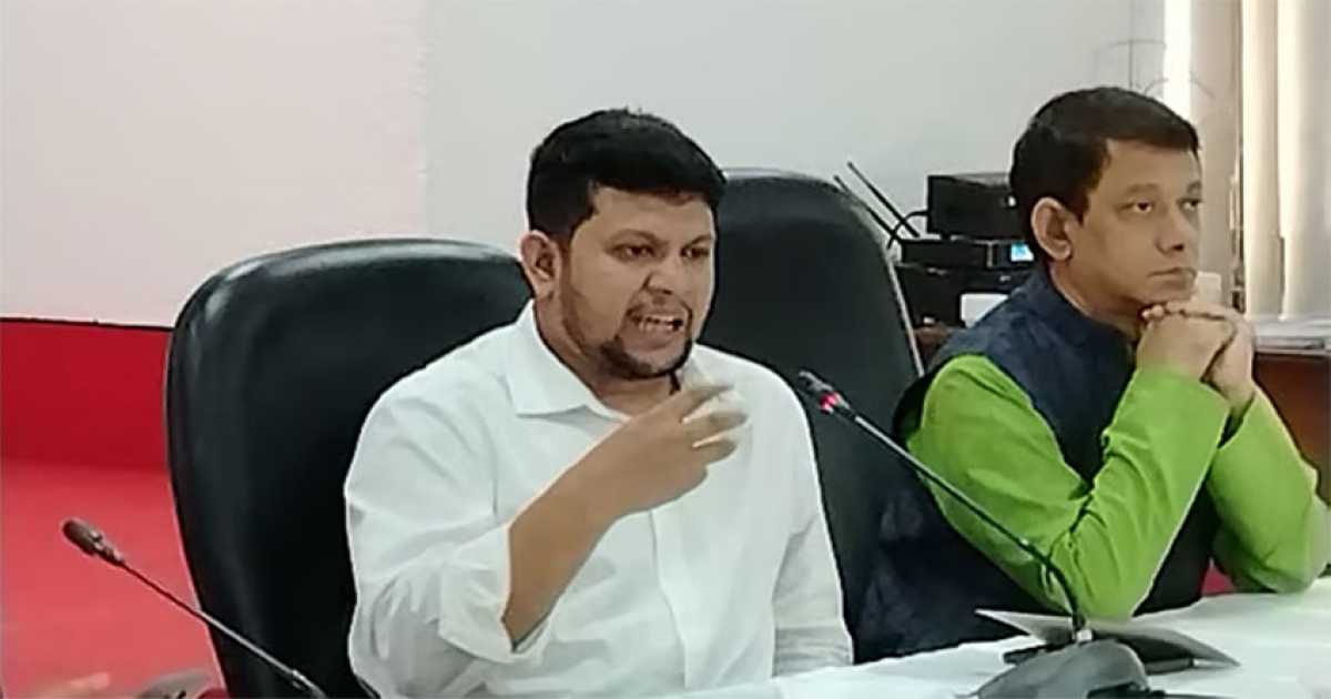উপদেষ্টা পদ নিয়ে অনিশ্চয়তায় তথ্য উপদেষ্টা মাহফুজ আলম