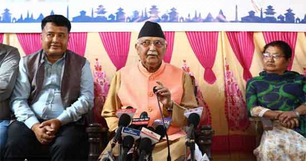 ‘ভিত্তিহীন’ সরকারের হাতে দেশ ছেড়ে দিয়ে পালাবেন না, জনসম্মুখে এসে ঘোষণা নেপালের ক্ষমতাচ্যুত প্রধানমন্ত্রীর