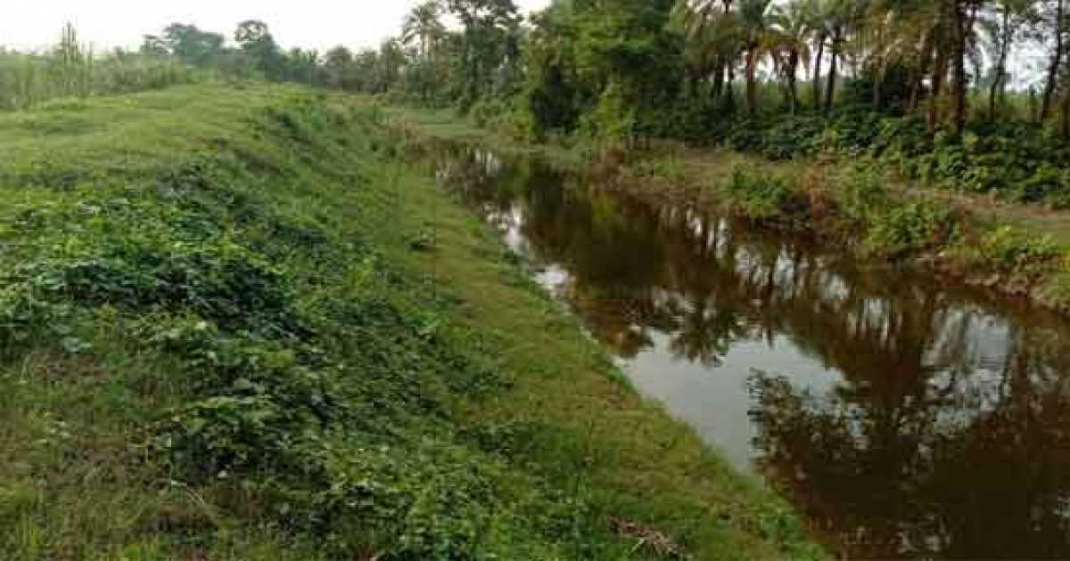 লালপুরে অস্তিত্বহীন খালে পুনঃখনন প্রকল্প